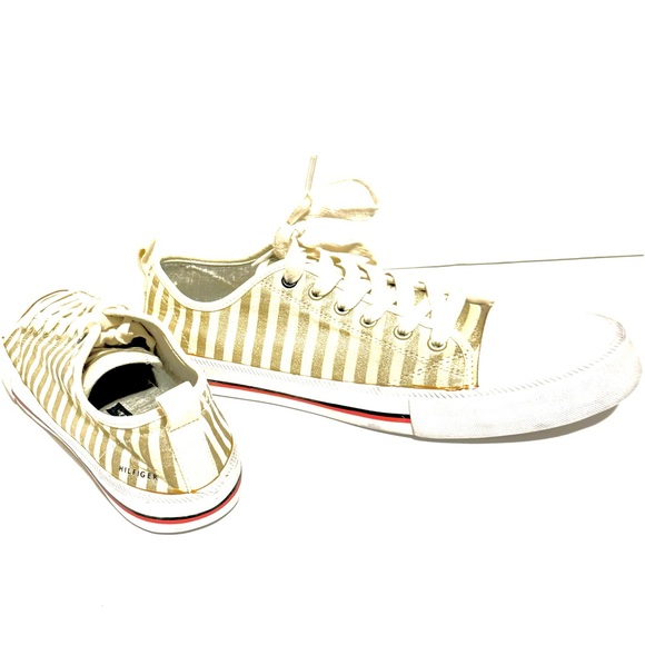 Tommy Hilfiger - Picture 2 of 14